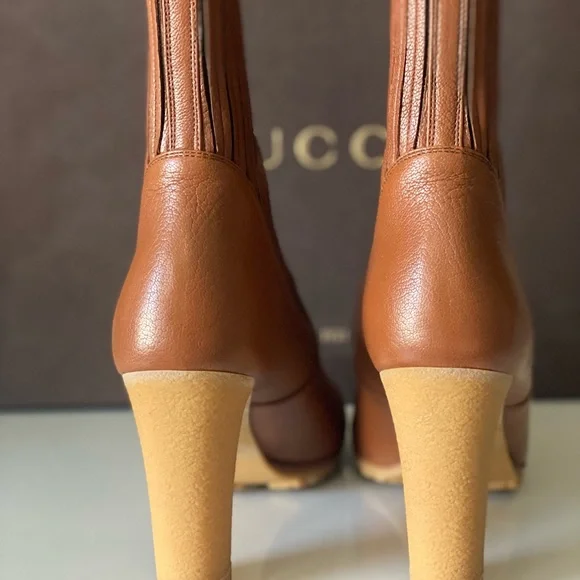 Authentic Gucci brown Ankle Boots - Picture 6 of 12